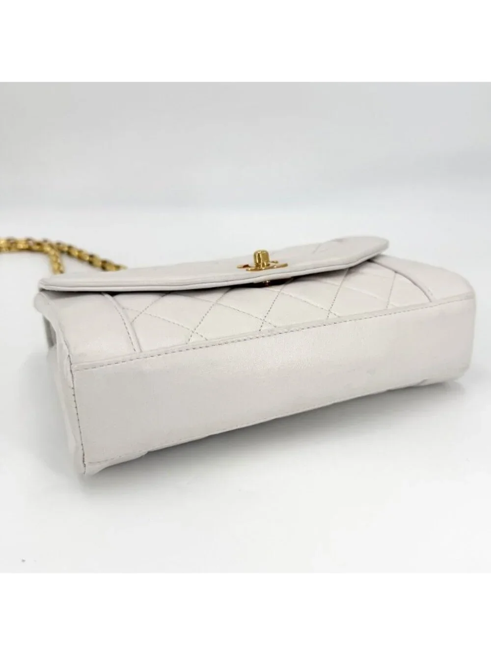 Chanel Shoulder Bag Quilted Diana Chain CC Logo Crossbody Turnlock Lambskin
